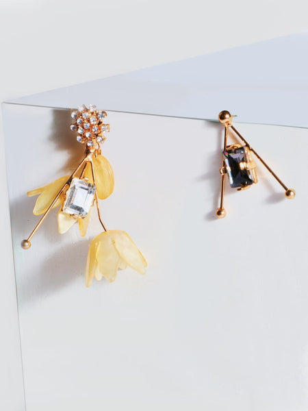 Asymmetric Flower Dangling Earrings