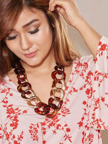 Interlocking Hoop Resin Necklace