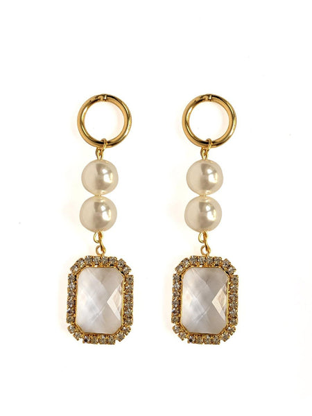 Why Wear Boring Accessories When pearls Always In Fashion