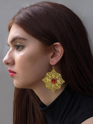 Dazzle With Gold Star Earring