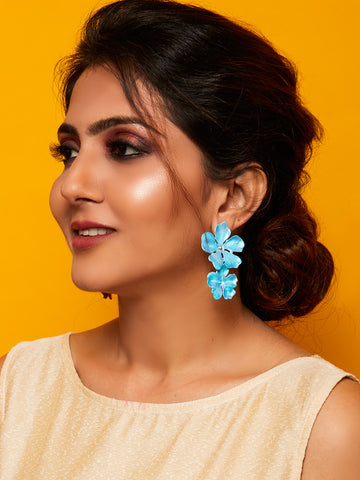 Beack floral earrings Blue metallic)