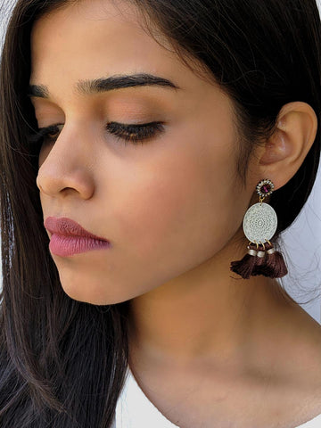 Nice classy Sassy TaseL Earring
